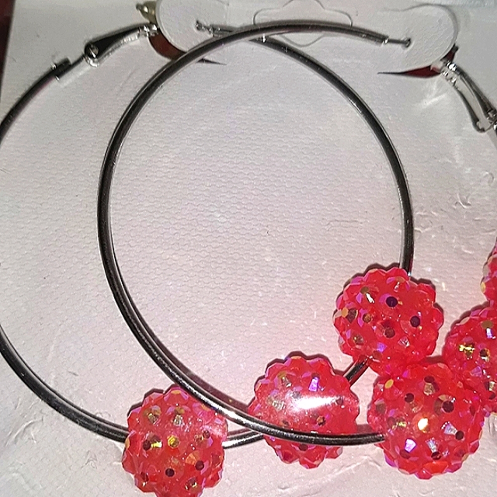 NEW Trending Cute Silver Large Hoop Pink Beaded Earrings NWT Size Approx 2”